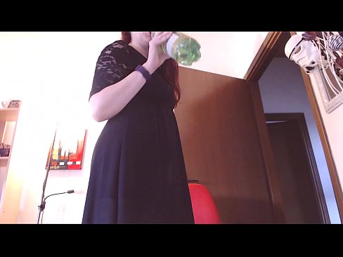 ❤️ Ein unterwürfiger Sklave, der schmutzige und üppige Höschen liebt, wird gezwungen zu masturbieren, nachdem er dieses Video gesehen hat! ❌ Fucking video bei uns ❌