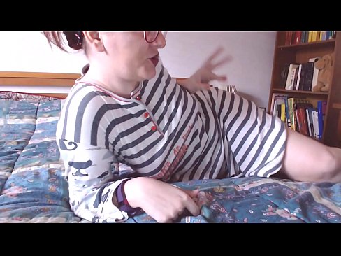 ❤️ Nimm diesen großen schwarzen Schwanz in deinen Mund kleine Sklavin ❌ Fucking video bei uns ❌